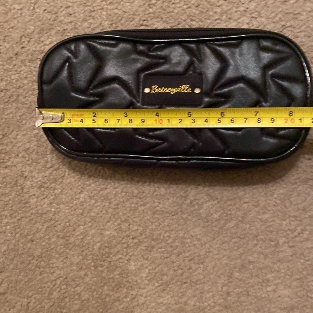 EUC Betsey Johnson  Besteyville, Black, Star Makeup Bag - Picture 7 of 8